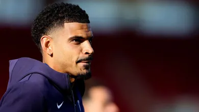 Gibbs-White d&aacute; ultimato ao Forest para fechar ida ao Tottenham por R$ 450 milh&otilde;es