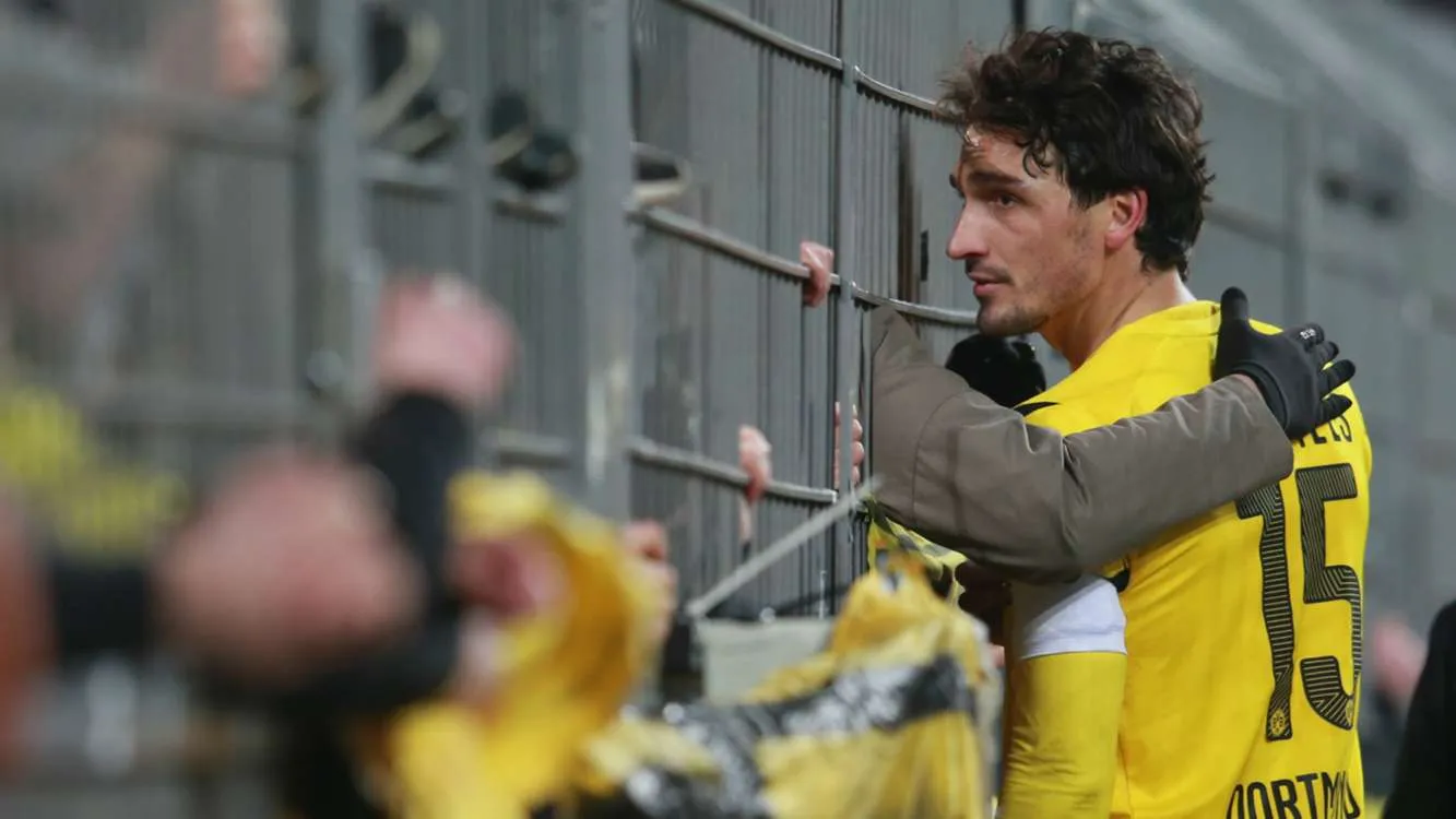 O apoio incondicional da torcida do Dortmund n&atilde;o significa paci&ecirc;ncia infinita com a draga