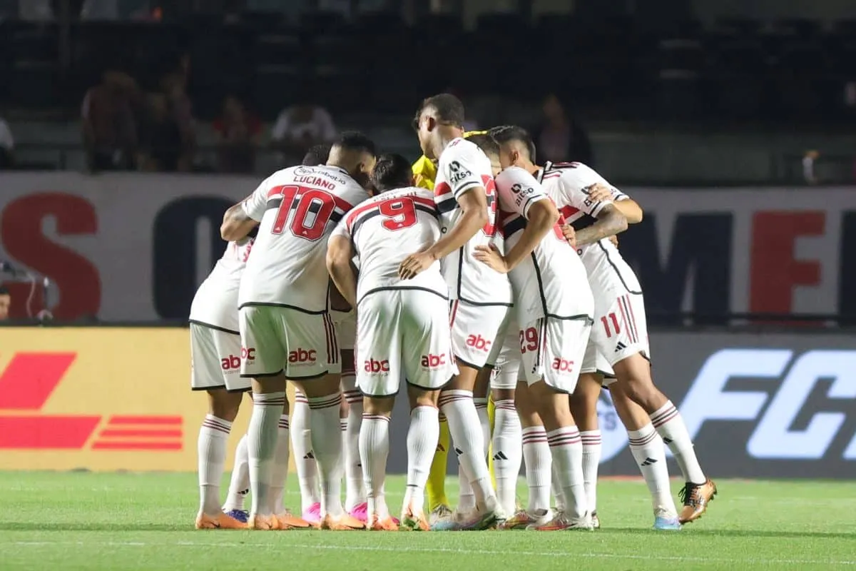 Reuni&atilde;o forjou &lsquo;esp&iacute;rito de Copa&rsquo; do S&atilde;o Paulo em ensaio para pegar o Corinthians