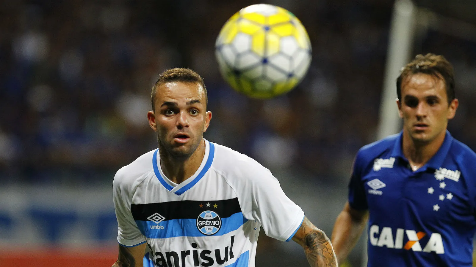 Com estilos diferentes, Galo e Gr&ecirc;mio anotaram gols que beiraram a perfei&ccedil;&atilde;o