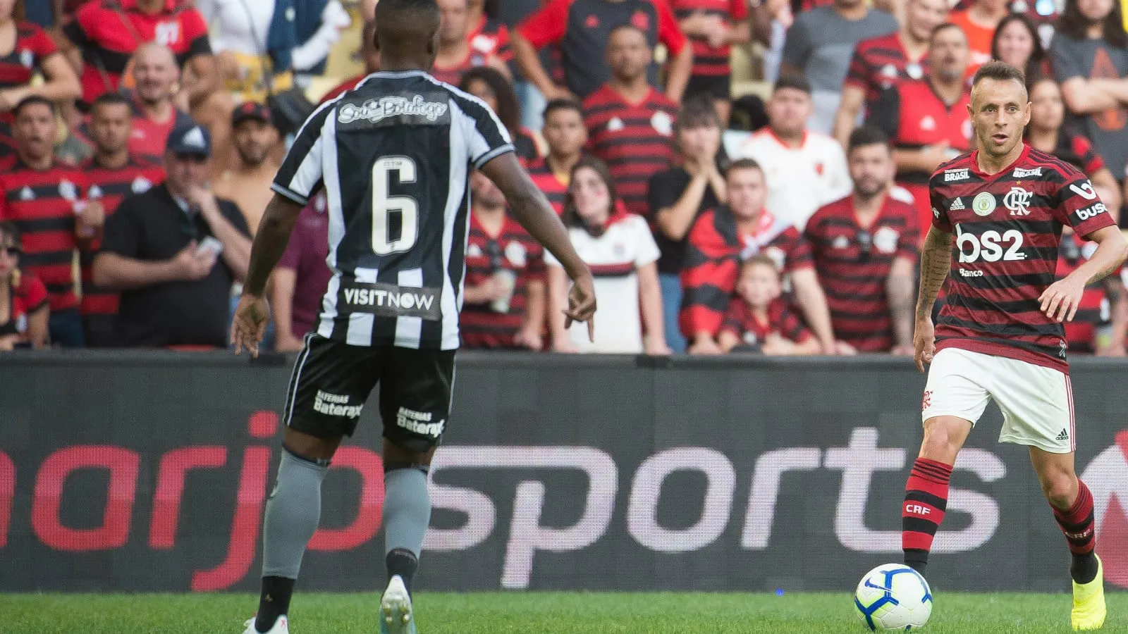 Atua&ccedil;&atilde;o de Rafinha contra o Botafogo foi primeiro grande aperitivo do que o lateral pode oferecer ao Flamengo