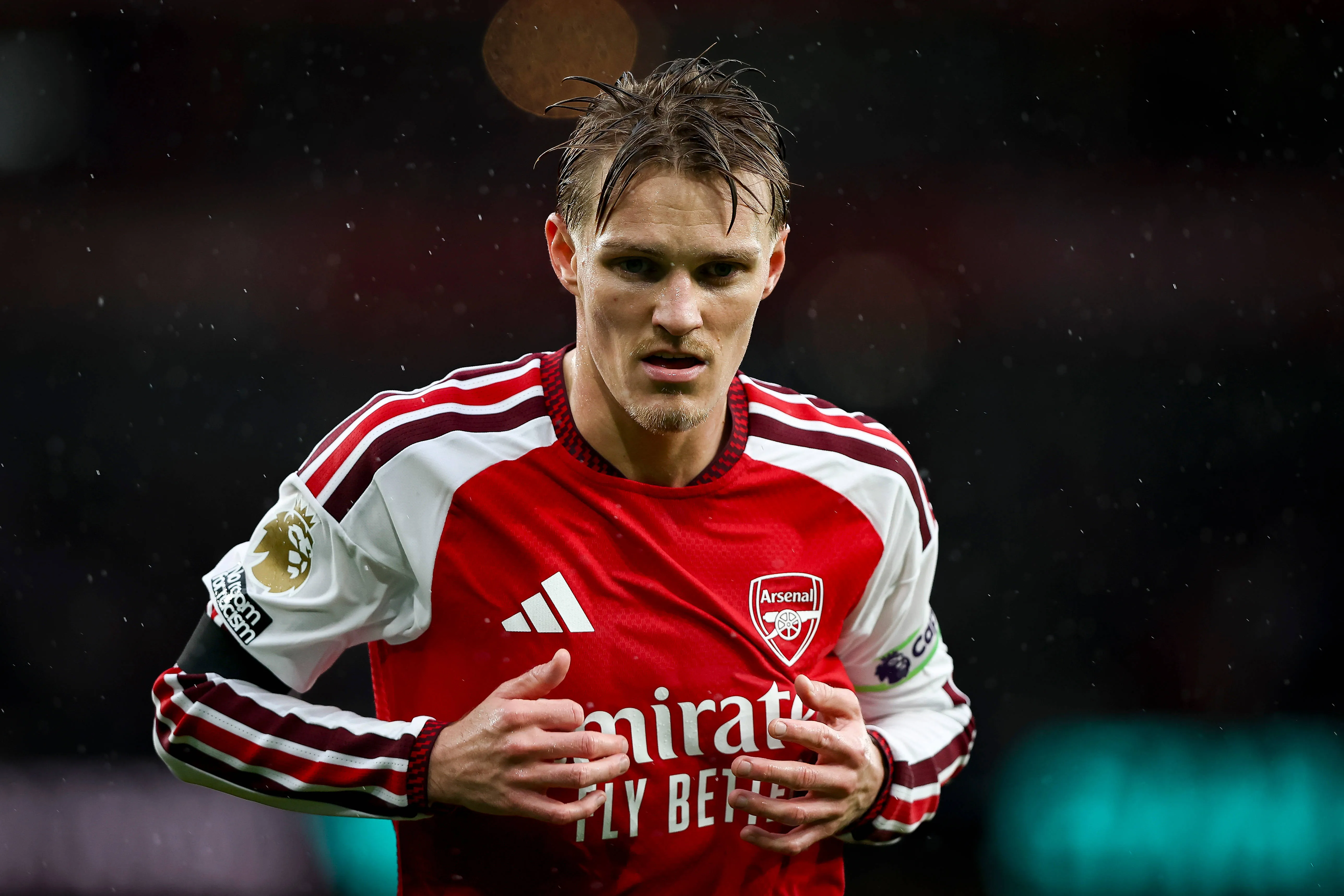 Odegaard em a&ccedil;&atilde;o pelo Arsenal