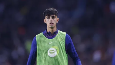 Por que joia promissora do Barcelona n&atilde;o descarta sa&iacute;da em janeiro