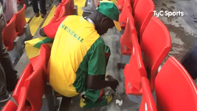 Depois de suas vit&oacute;rias, japoneses e senegaleses deram aquela geral nas arquibancadas