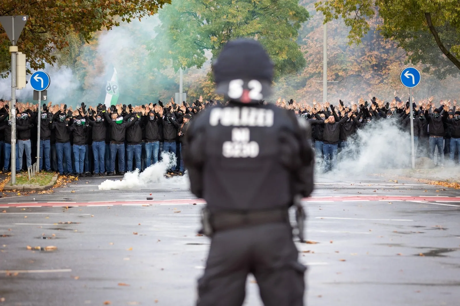 Faltam 6 meses para a Eurocopa, e Alemanha (quem diria) tem um grave problema de viol&ecirc;ncia para resolver