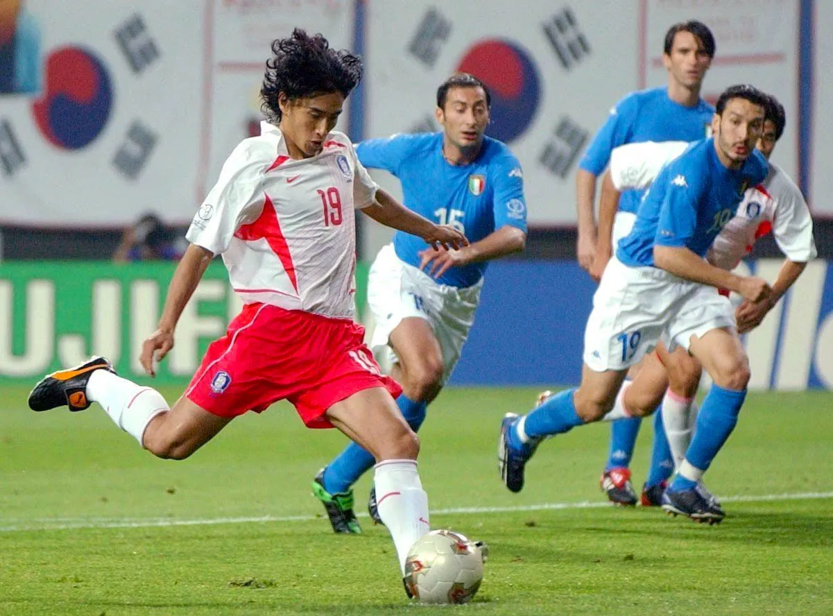 It&aacute;lia e Coreia do Sul fizeram jogo pol&ecirc;mico na Copa do Mundo de 2002
