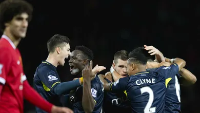 Southampton se mant&eacute;m no topo, agora com uma novidade: vence confrontos diretos