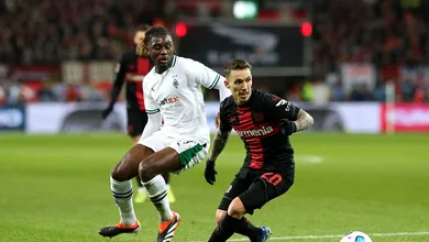 Leverkusen para em goleiro, fica no zero contra o M&ouml;nchengladbach e v&ecirc; Bayern de Munique se aproximar