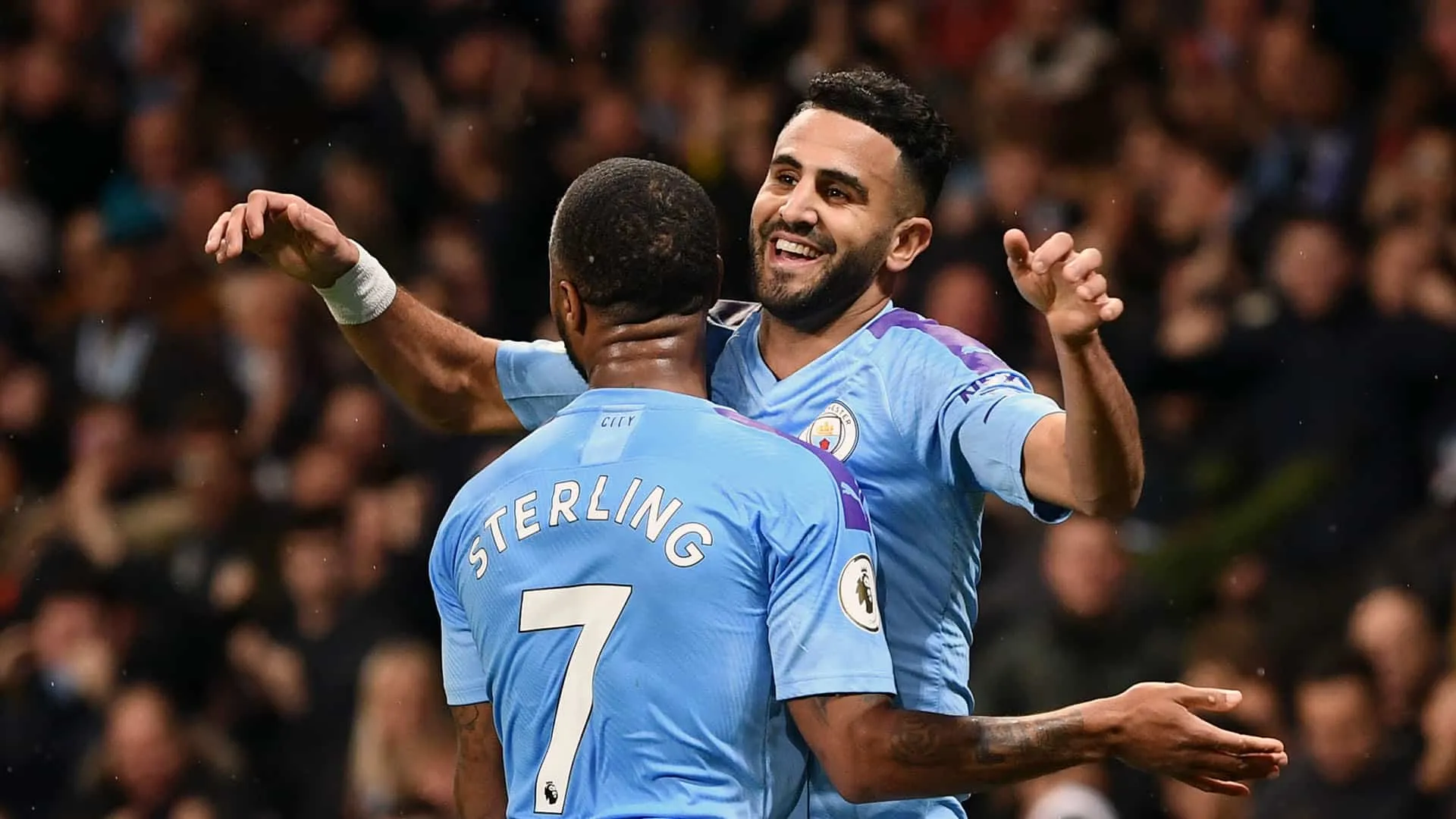 Mahrez recorda dura adapta&ccedil;&atilde;o ao City: &ldquo;&Eacute; preciso lidar de maneira diferente com o advers&aacute;rio&rdquo;