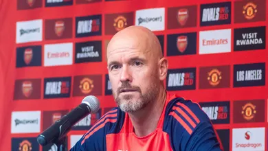 Sem espa&ccedil;o no United, lateral da sele&ccedil;&atilde;o inglesa inicia conversas com clube londrino