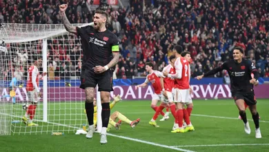 Arsenal prova do pr&oacute;prio rem&eacute;dio e &eacute; salvo por ex-Leverkusen em pior atua&ccedil;&atilde;o na Champions