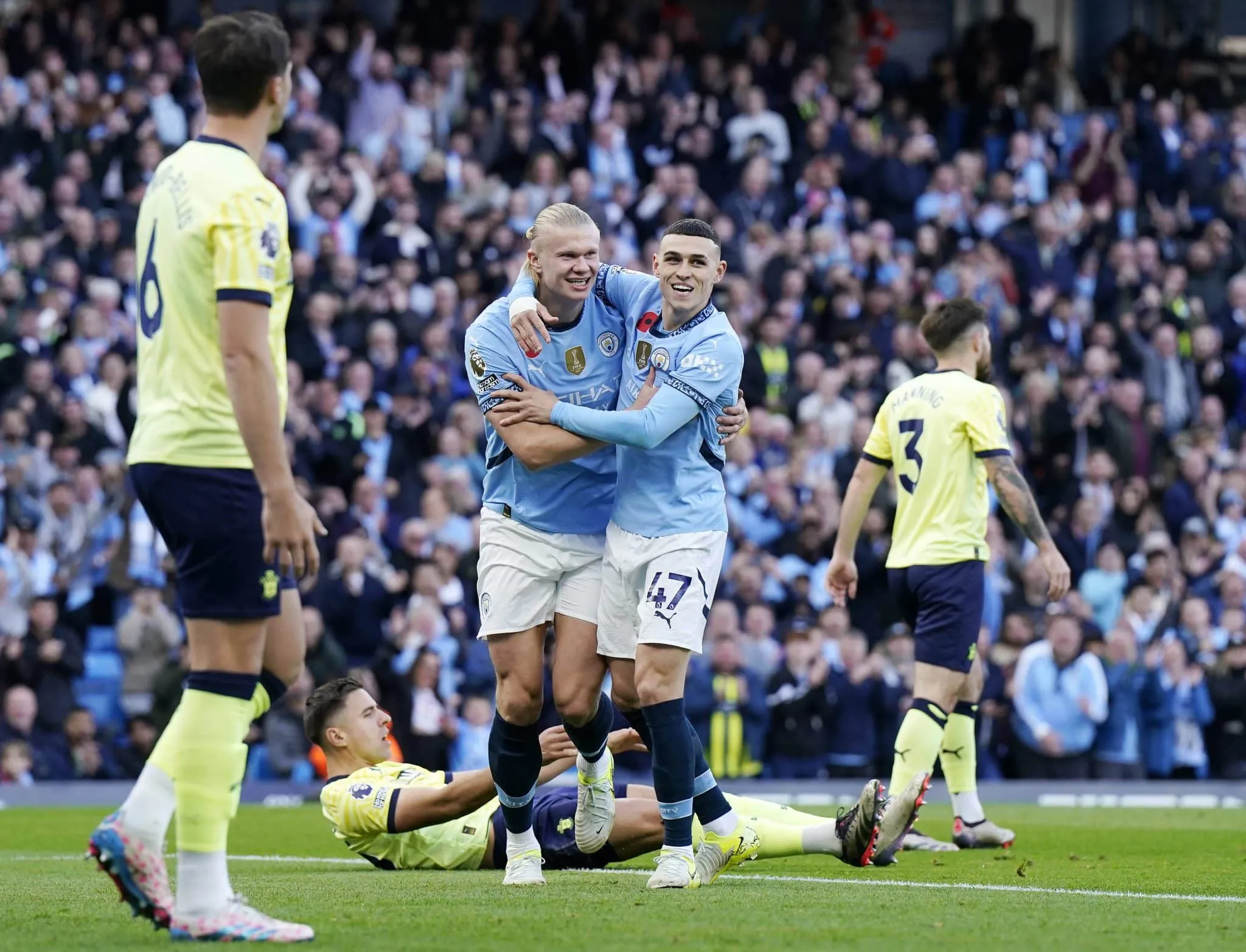 Haaland encerra jejum na Premier League e garante lideran&ccedil;a e recorde para o City