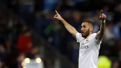 Gola&ccedil;o de Benzema abriu caminho para Real Madrid golear o forte Sevilla