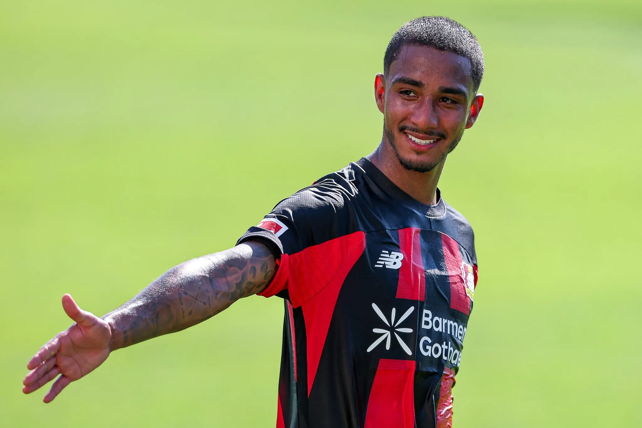 Arthur em partida do Leverkusen