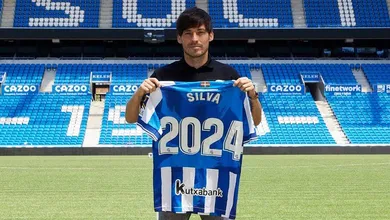 Com a Real Sociedad prestes a voltar &agrave; Champions ap&oacute;s dez anos, David Silva renova at&eacute; 2024