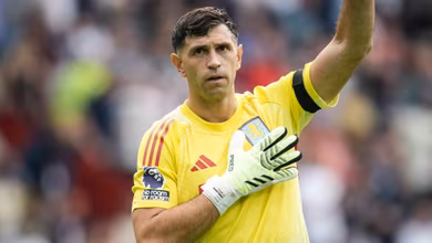 &lsquo;Comprometimento dele &eacute; enorme&rsquo;, diz t&eacute;cnico do Aston Villa ap&oacute;s Dibu Mart&iacute;nez for&ccedil;ar sa&iacute;da