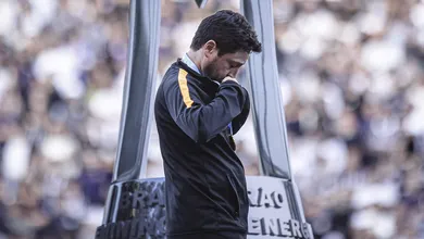 &Uacute;ltima dan&ccedil;a de Arthur Elias: t&eacute;cnico se despede da arena Corinthians com recordes