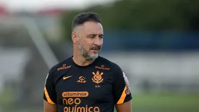 Saiba quanto o Corinthians vai economizar com vit&oacute;ria na Justi&ccedil;a contra auxiliar de V&iacute;tor Pereira