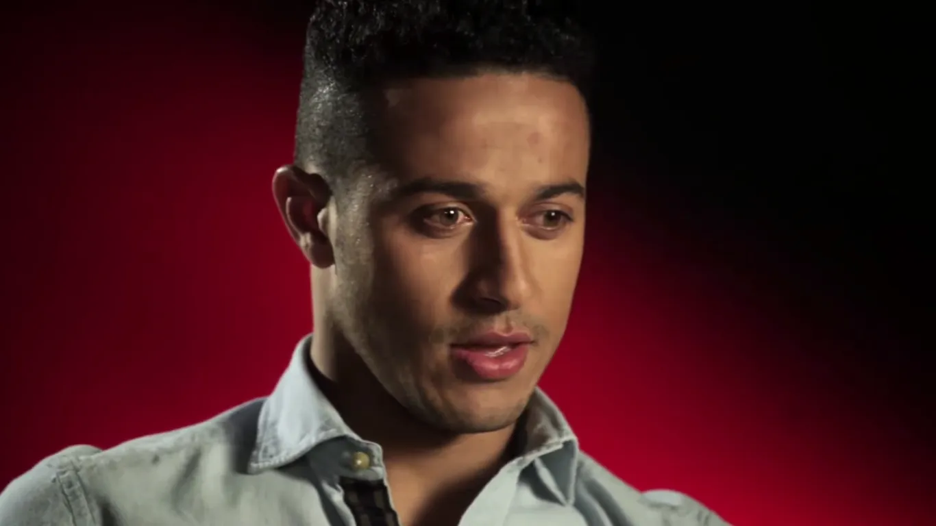 Os 371 dias de recupera&ccedil;&atilde;o de Thiago Alc&acirc;ntara viraram um mini-document&aacute;rio bem legal