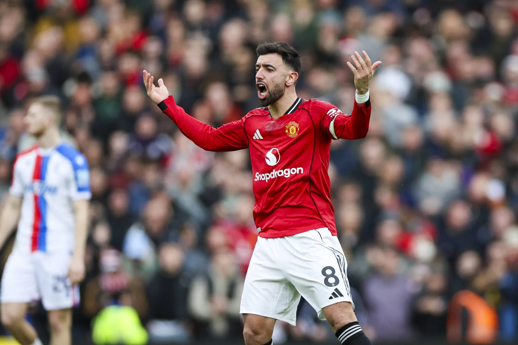 Bruno Fernandes comemora gol do Manchester United