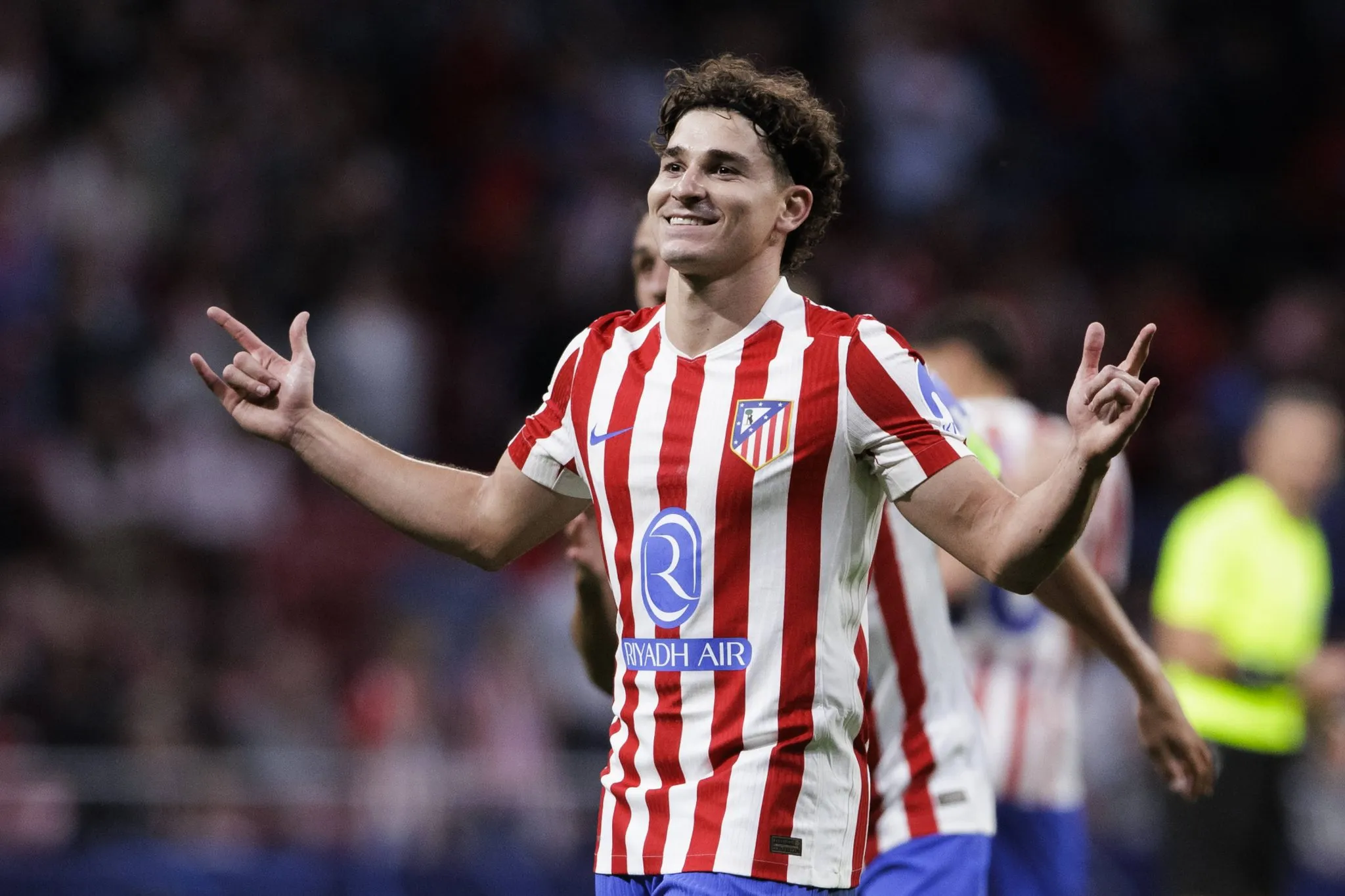 Julian &Aacute;lvarez pelo Atl&eacute;tico de Madrid
