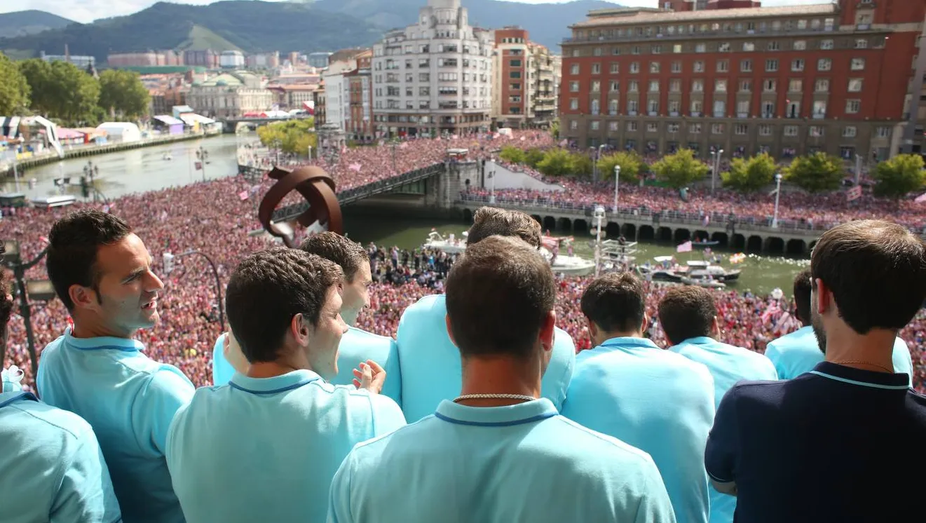 [Galeria] A Supercopa n&atilde;o vale? Ent&atilde;o veja como ficou Bilbao na festa do Athletic