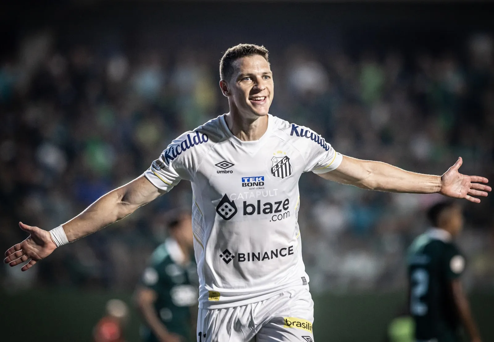 Santos j&aacute; tem substituto para a iminente sa&iacute;da de Marcos Leonardo e ele se chama Julio C&eacute;sar Furch