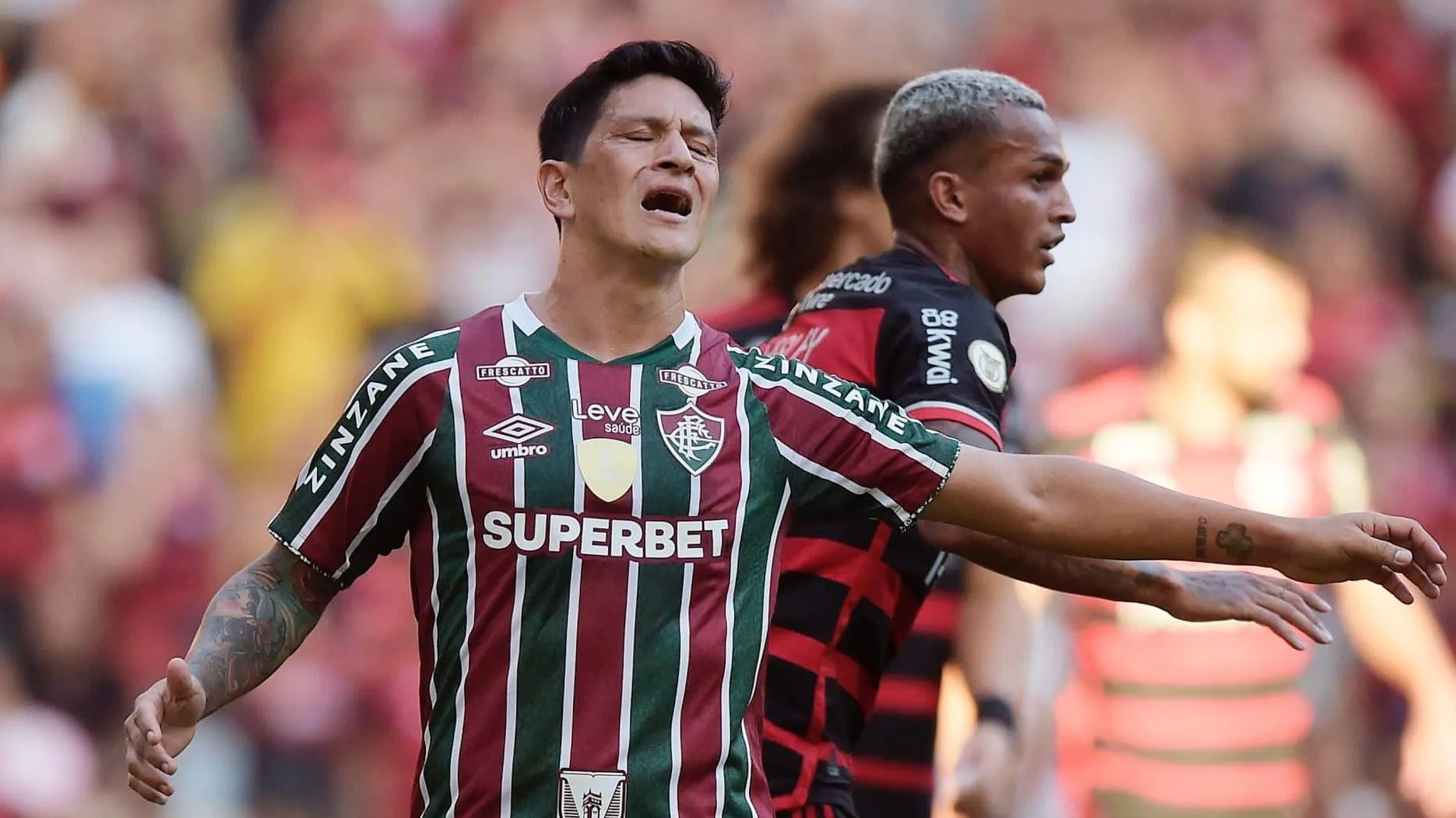 Nervosismo em derrota no Fla-Flu mostra peso da crise no Fluminense