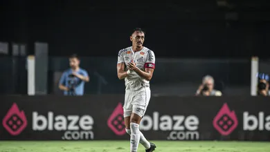 Santos faz o dever de casa e se aproxima do retorno &agrave; elite do futebol brasileiro