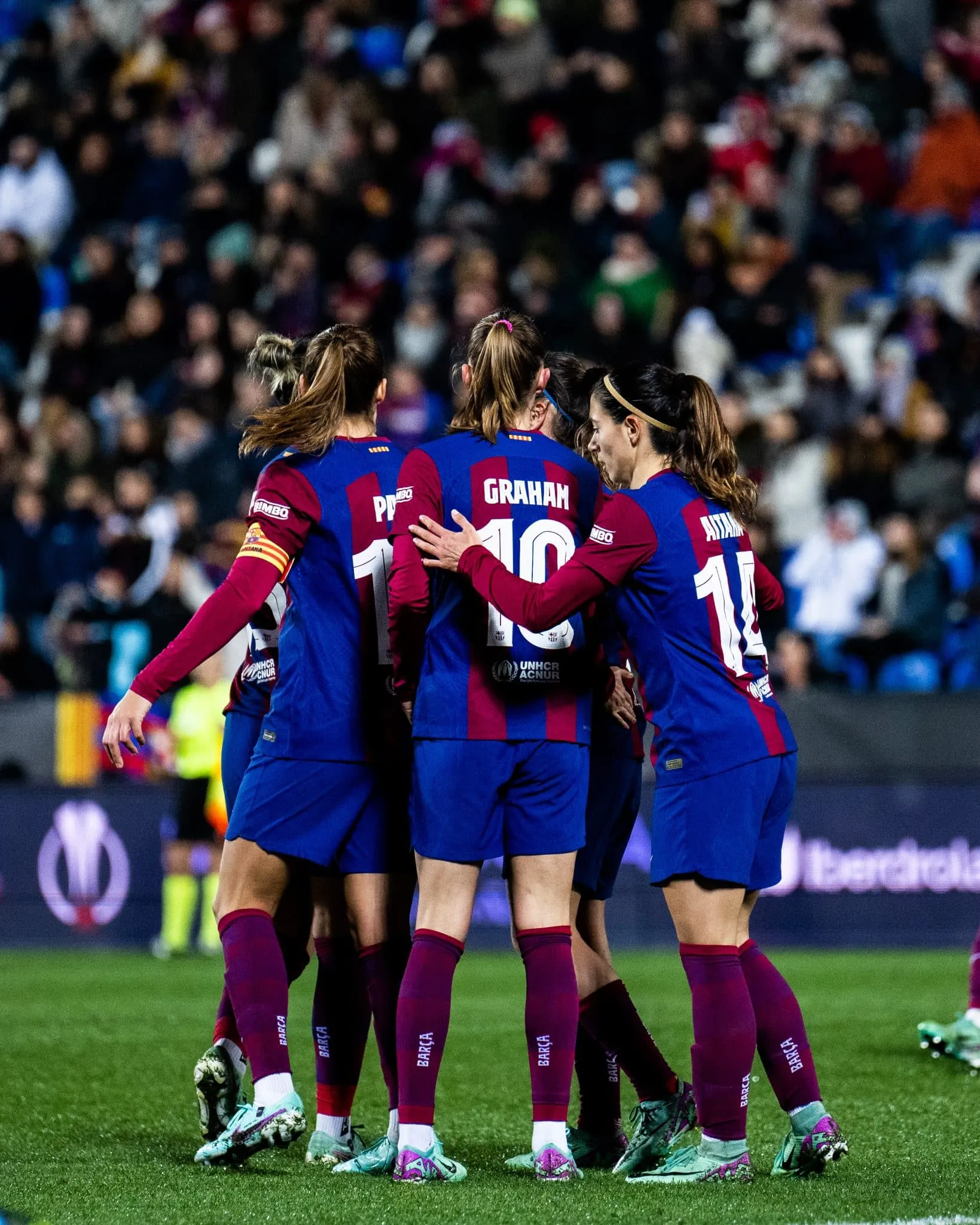 Supercopa Feminina da Espanha: Levante n&atilde;o v&ecirc; a cor da bola na final, e Barcelona conquista mais um t&iacute;tulo