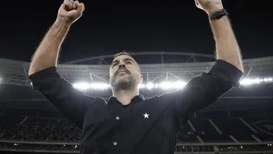 Artur Jorge abandona coletiva do Botafogo ap&oacute;s vit&oacute;ria sobre o Inter; entenda
