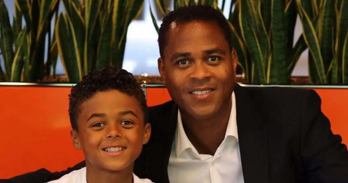 Vem a&iacute; outro novo Kluivert: Aos nove anos, Shane j&aacute; assina contrato com a Nike