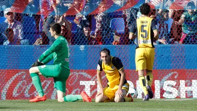 Ap&oacute;s chegar &agrave;s nuvens, Atleti caiu de joelhos, mas ainda depende s&oacute; de suas for&ccedil;as