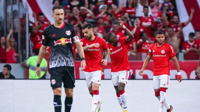 Adeus rebaixamento para um, adeus t&iacute;tulo para outro: Internacional vence RB Bragantino no Beira-Rio