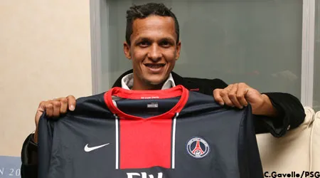 Souza quando foi para o PSG, em 2008