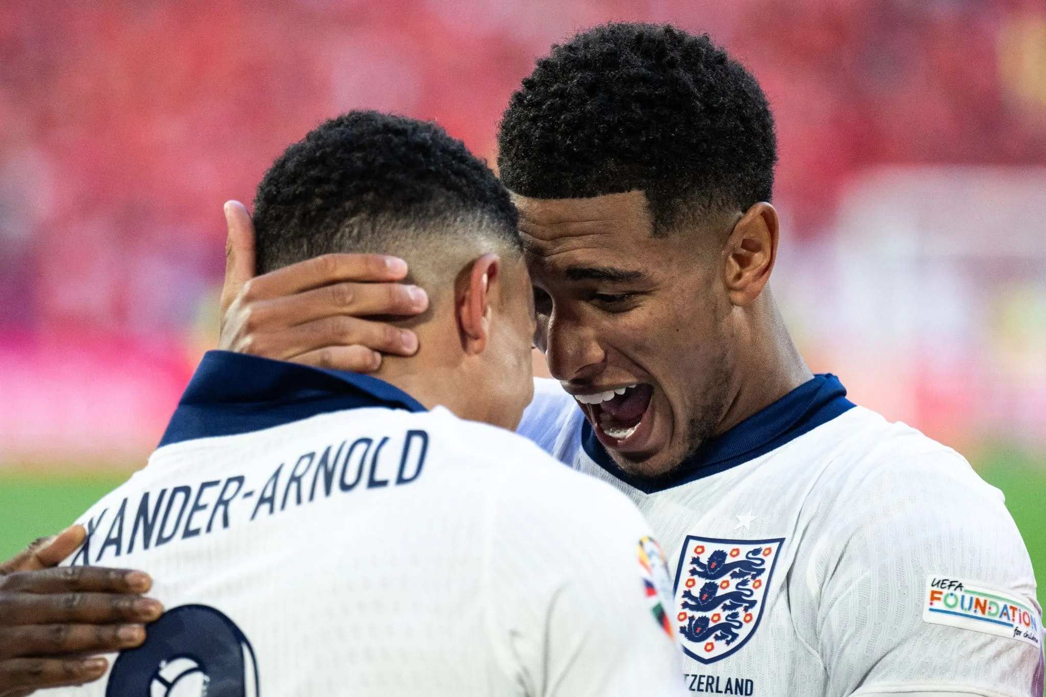 Alexander-Arnold no Real Madrid? Como parceria com Bellingham amea&ccedil;a o futuro do Liverpool
