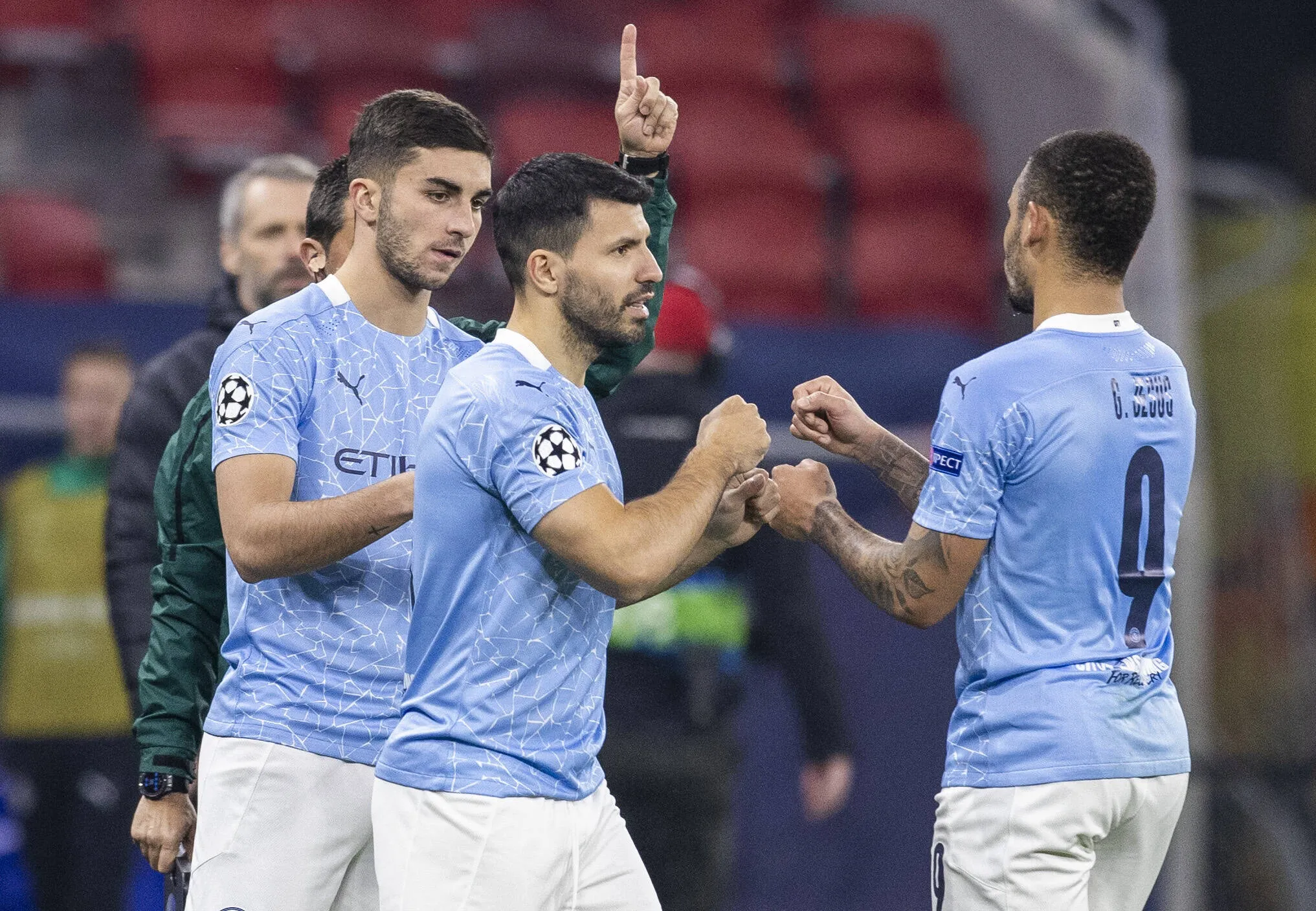 &lsquo;Ele d&aacute; mais op&ccedil;&otilde;es para o forte ataque do Arsenal e tem tudo para ir &agrave; Copa do Mundo&rsquo;