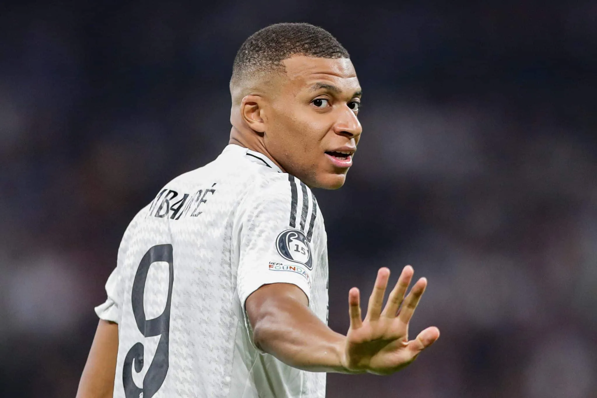 Ex-jogador do PSG culpa Mbapp&eacute; por momento ruim do Real Madrid: &lsquo;&eacute; um fardo&rsquo;