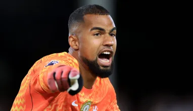 Chelsea sinaliza futuro de Robert S&aacute;nchez ap&oacute;s estreia de Dibu Mart&iacute;nez