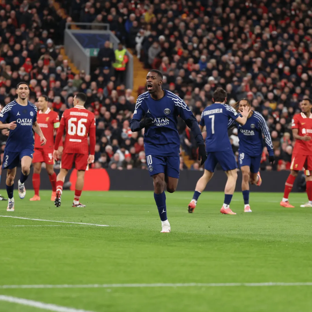 Demb&eacute;l&eacute; comemora gol do PSG