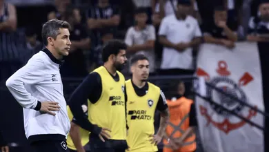 Botafogo: coletiva de Bruno Lage tem soco na mesa e palavr&atilde;o depois de derrota