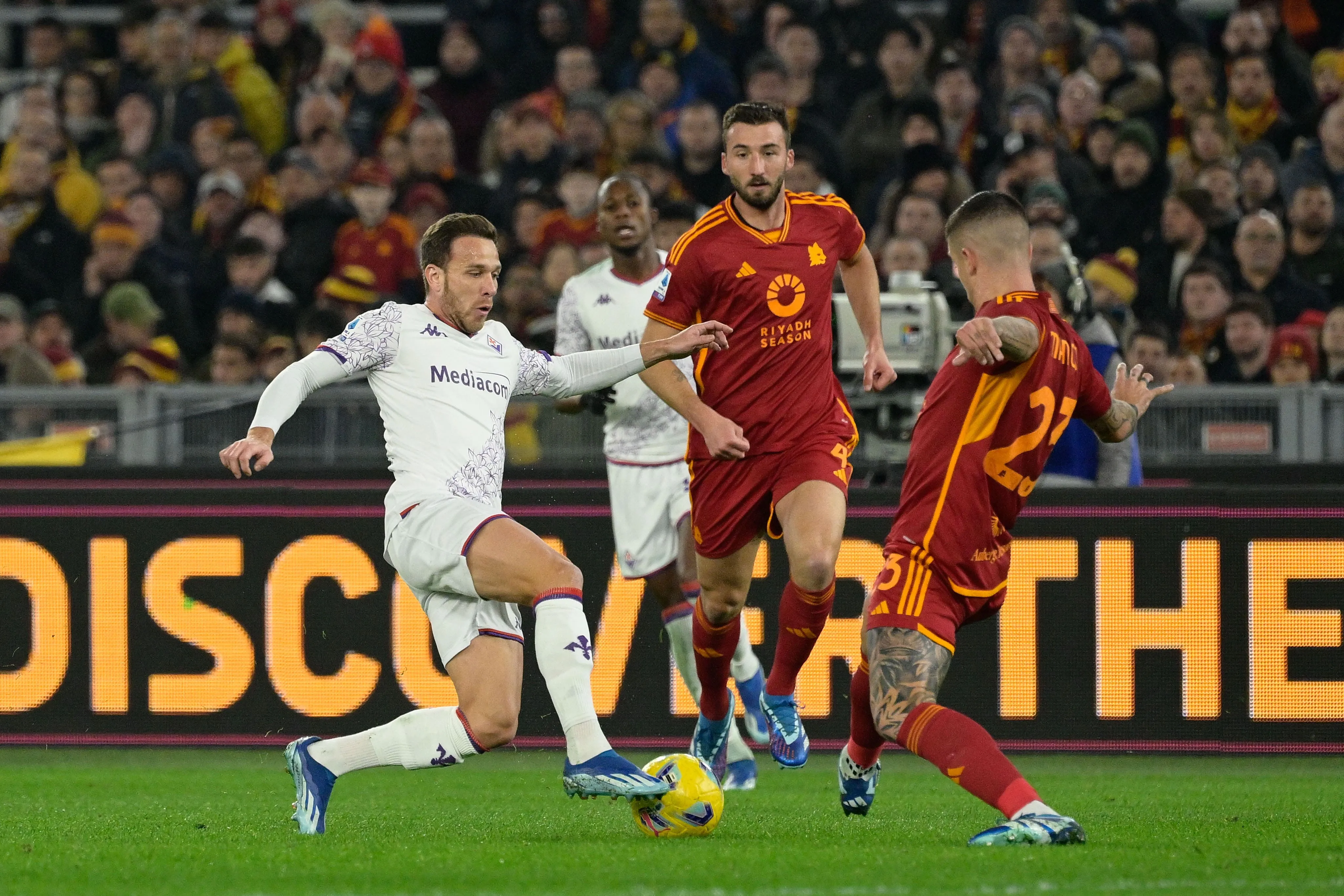 Em noite que (quase) nada deu certo, a Roma precisa celebrar o empate em casa contra a Fiorentina