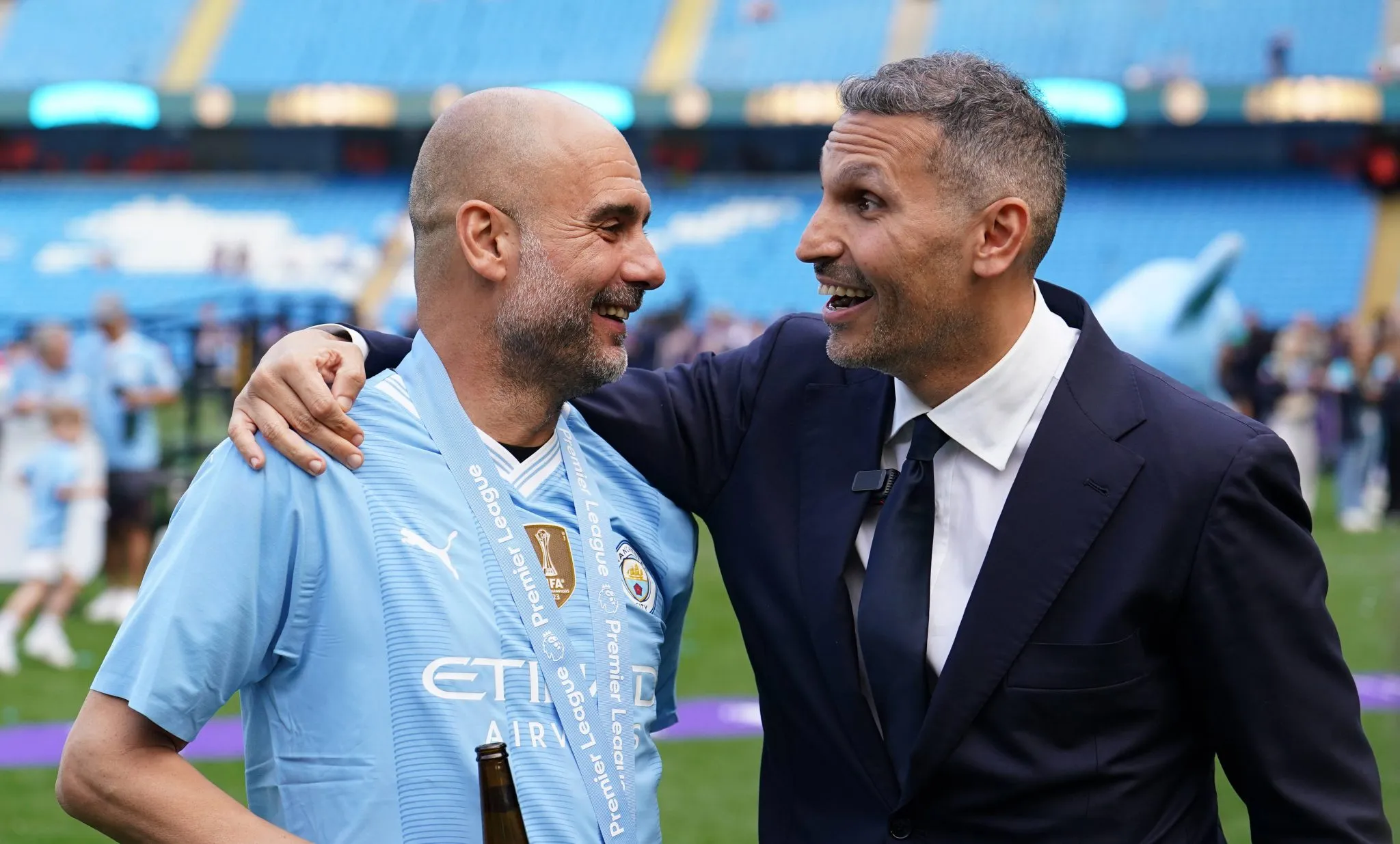 Pep Guardiola e o presidente do Manchester City, Khaldoon Al Mubarak