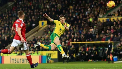 [V&iacute;deo] Imagine a alegria da torcida do Norwich no est&aacute;dio ao ver estes dois gola&ccedil;os