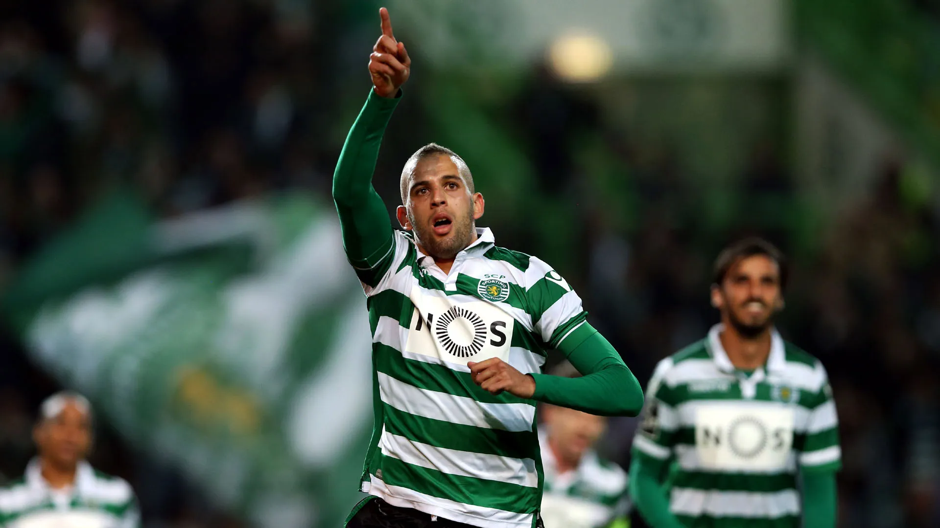 Alvo do Leicester, Slimani pode fazer o dobro de gols de Vardy, segundo seu t&eacute;cnico