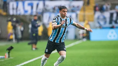Carballo est&aacute; muito abaixo no Gr&ecirc;mio e sua desconvoca&ccedil;&atilde;o explica um pouco deste drama