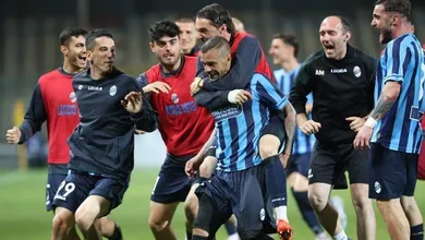 O Lecco esperou 50 anos para conseguir o acesso de volta &agrave; Serie B Italiana, ao vencer os dur&iacute;ssimos playoffs da terceirona