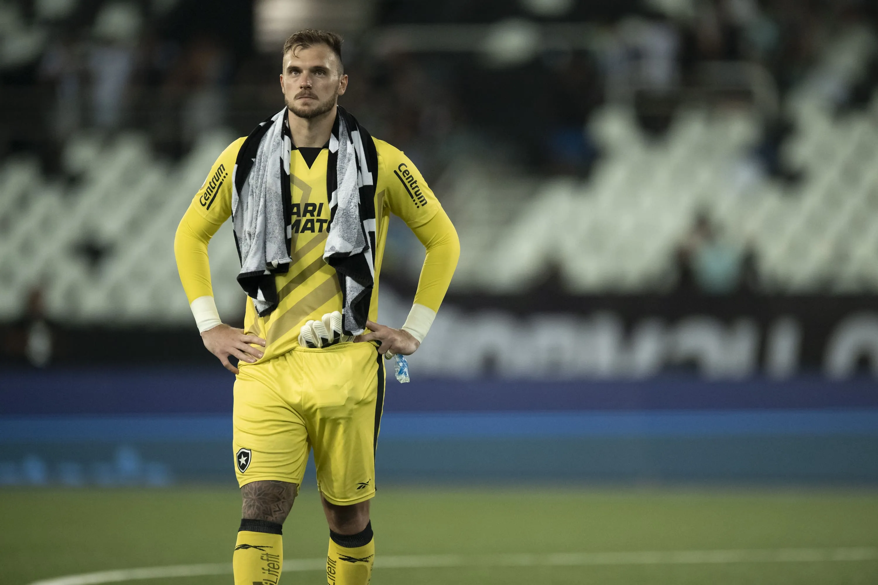 Antes ponto forte do Botafogo, defesa terminou a temporada em baixa e com titulares contestados