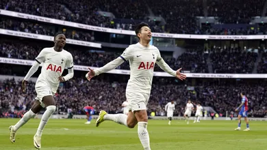 Empurrado por sua torcida, Tottenham arranca virada do Crystal Palace