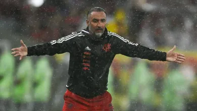 O equ&iacute;voco do Flamengo com V&iacute;tor Pereira teve um custo grande e, desde o in&iacute;cio, desnecess&aacute;rio